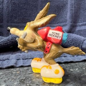 Wile Coyote 1988 Figurine